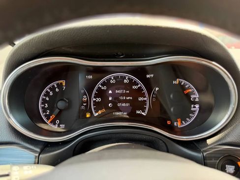 Used 2019 Jeep Grand Cherokee Laredo RWD image 41