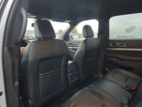 Used 2018 Ford Explorer XLT w/ Equipment Group 202A image 17