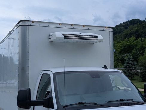 Used 2024 Chevrolet Express 3500 w/ Power Convenience Package RWD image 13
