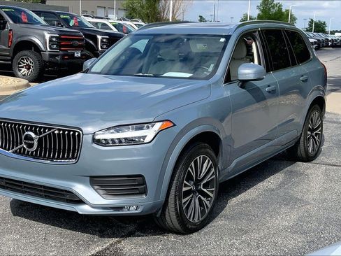 Used 2020 Volvo XC90 T5 Momentum AWD/4WD image 5