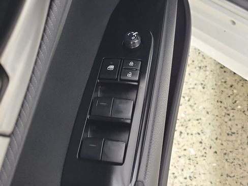 Used 2025 Toyota Camry SE FWD image 22