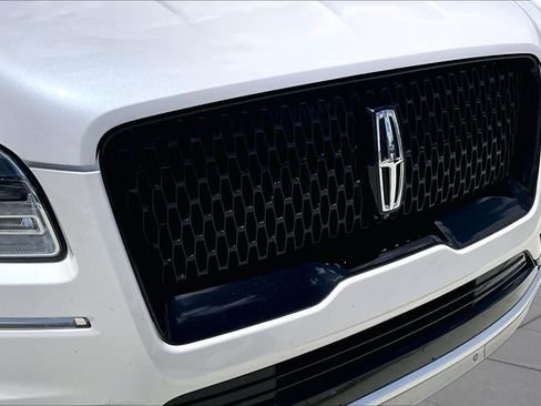 Used 2019 Lincoln Navigator Select w/ Technology Package AWD/4WD image 28