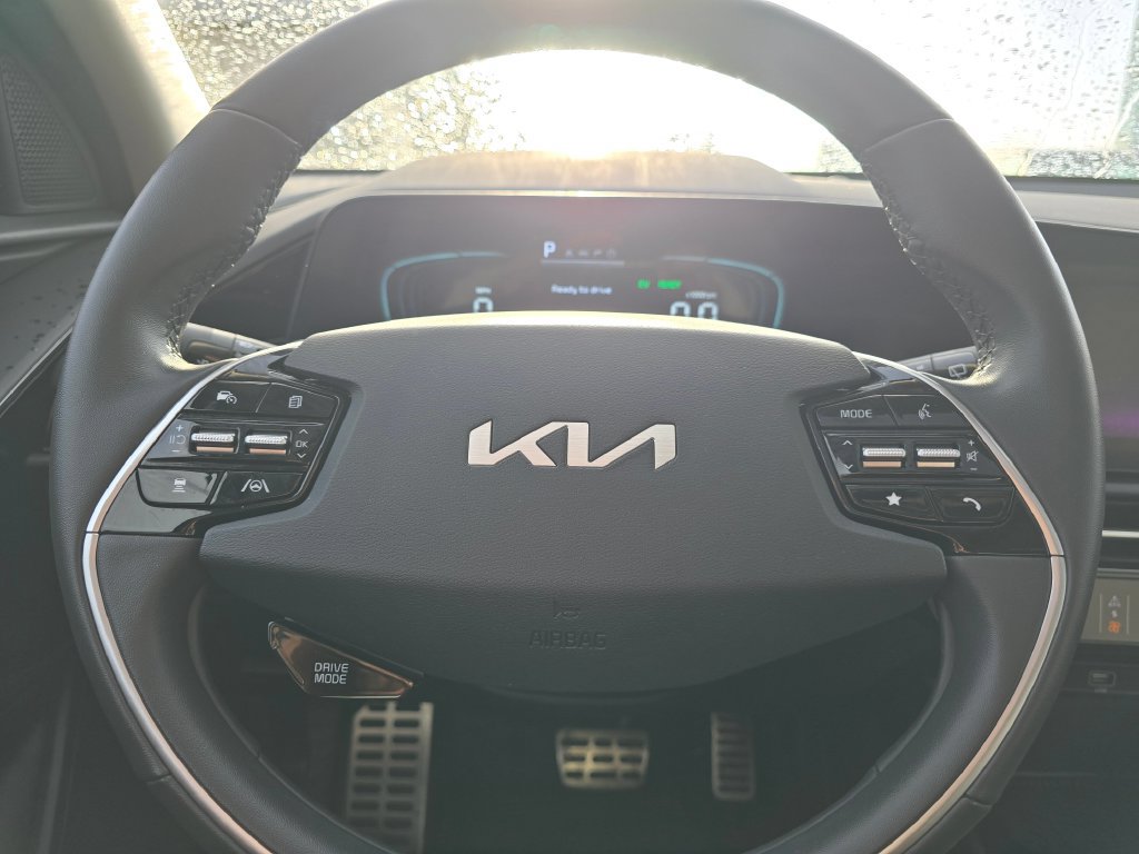 Certified 2024 Kia Niro EX Touring FWD image 27