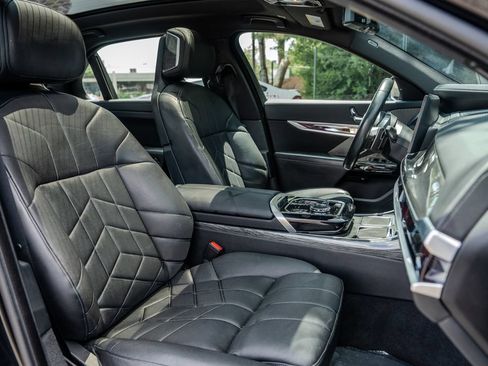 Used 2023 BMW 740i RWD image 22