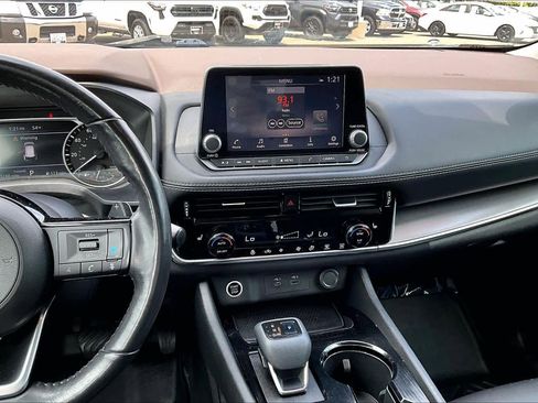 Used 2021 Nissan Rogue SV w/ Premium Package FWD image 6