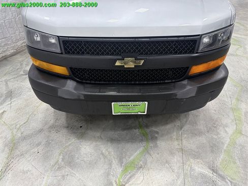 Used 2019 Chevrolet Express 2500 LS w/ Driver Convenience Package RWD image 12