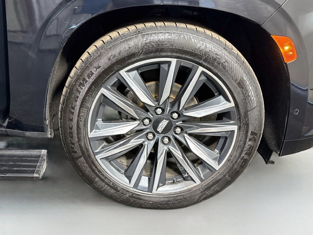 Used 2021 Cadillac Escalade Sport w/ Driver Assist Tech Package AWD/4WD image 31