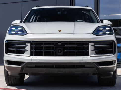 Certified 2024 Porsche Cayenne S image 8
