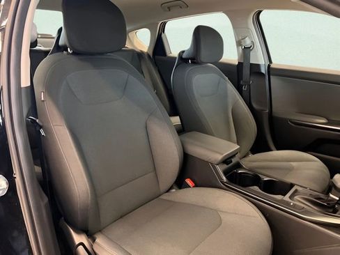 Used 2025 Kia K4 LXS image 12