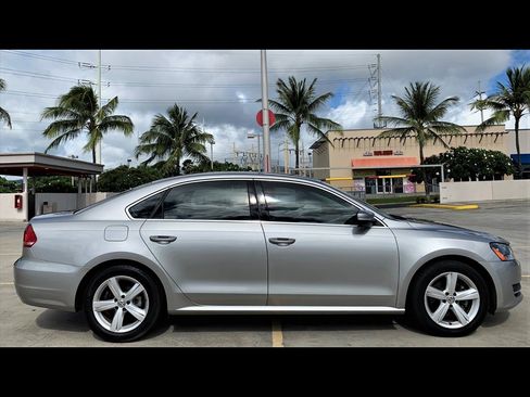 Used 2013 Volkswagen Passat 2.5 SE FWD image 4