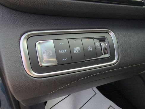 Used 2025 Buick Enclave Preferred FWD image 19