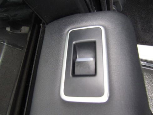 Used 2014 Land Rover Range Rover Supercharged image 32