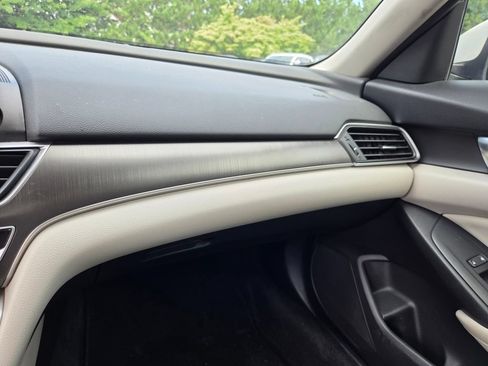 Used 2018 Honda Accord LX image 18