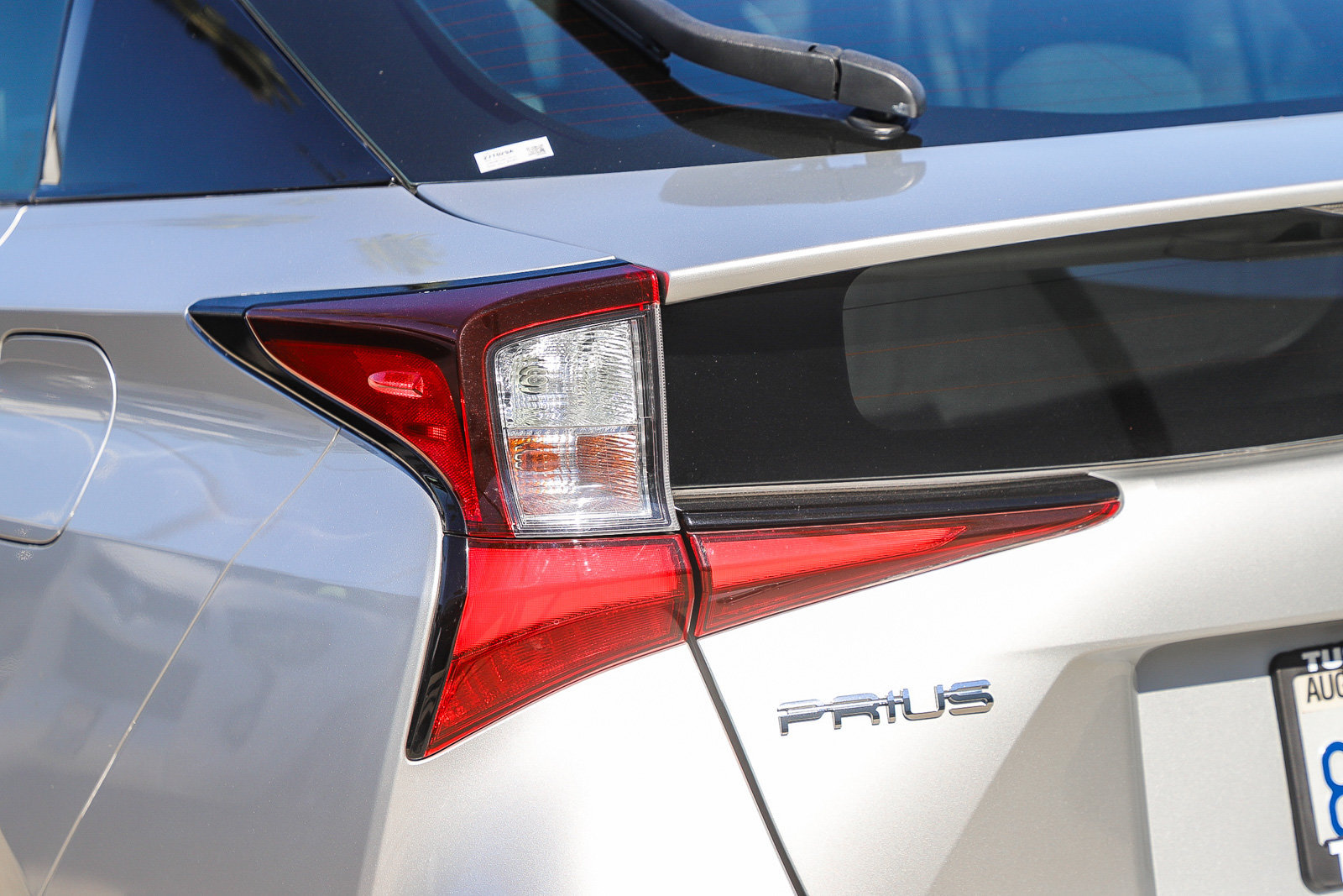 Certified 2022 Toyota Prius LE FWD image 8