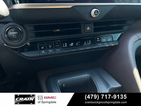 Used 2023 Toyota Crown AWD/4WD image 18