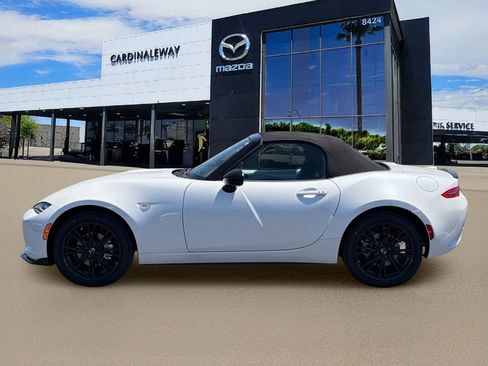 New 2026 MAZDA MX-5 Miata Club w/ Weather Package RWD image 3