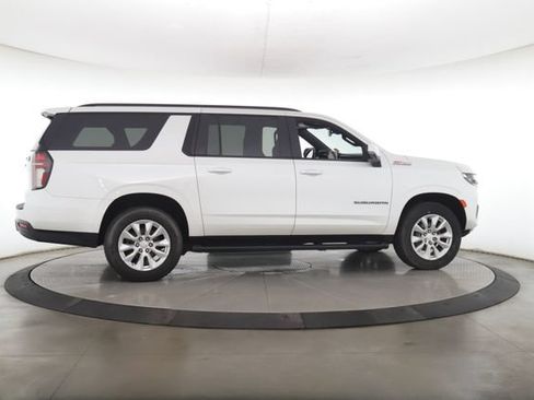 Used 2024 Chevrolet Suburban Z71 w/ Luxury Package AWD/4WD image 6