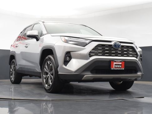 Used 2023 Toyota RAV4 Limited image 32