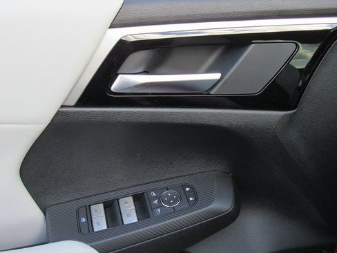 New 2026 Mitsubishi Outlander SE image 11