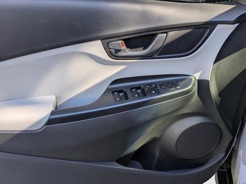 Certified 2023 Hyundai Kona SE image 14