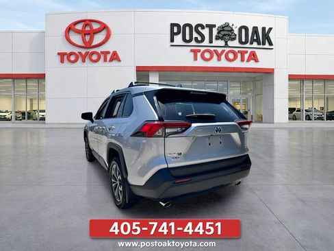 Used 2023 Toyota RAV4 XLE Premium AWD/4WD image 9