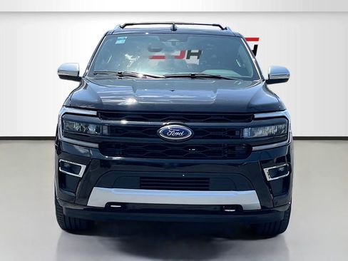 Used 2022 Ford Expedition Platinum AWD/4WD image 2