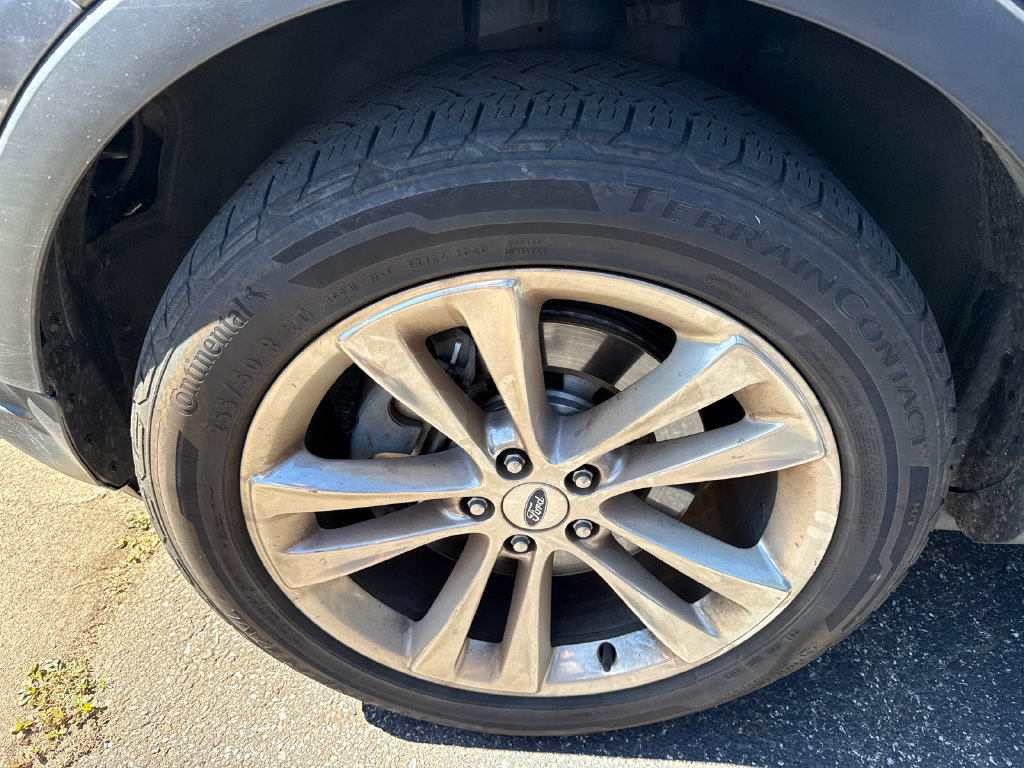 Used 2019 Ford Explorer XLT w/ Equipment Group 202A AWD/4WD image 10