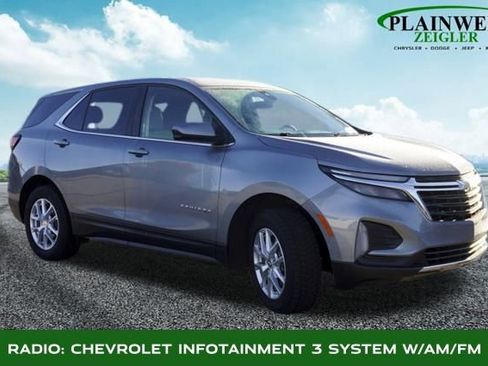 Used 2023 Chevrolet Equinox LT w/ Driver Convenience Package image 4