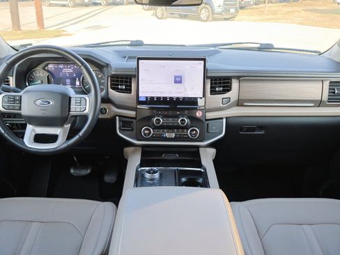 Used 2024 Ford Expedition Limited image 25