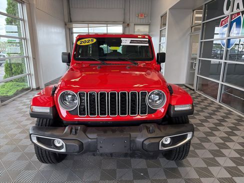 Used 2025 Jeep Wrangler Unlimited Sahara w/ Safety Group AWD/4WD image 2