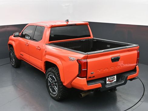 Used 2024 Toyota Tacoma TRD Sport AWD/4WD image 29
