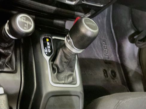 Used 2023 Jeep Gladiator Sport AWD/4WD image 25