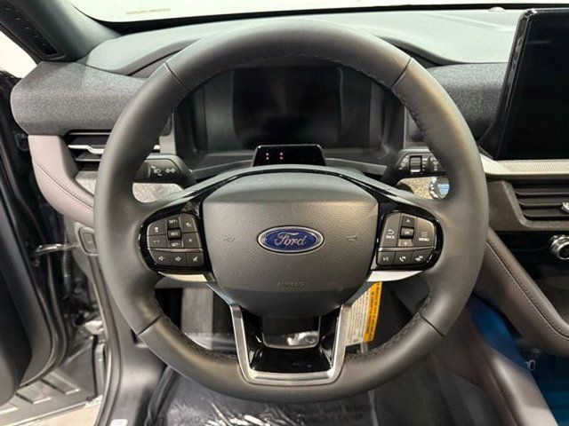 Used 2026 Ford Explorer Platinum RWD image 18