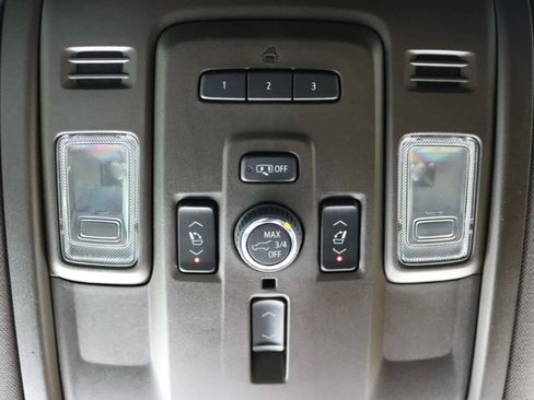 Used 2022 GMC Yukon XL Denali AWD/4WD image 19