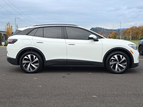 Used 2023 Volkswagen ID.4 2WD image 2