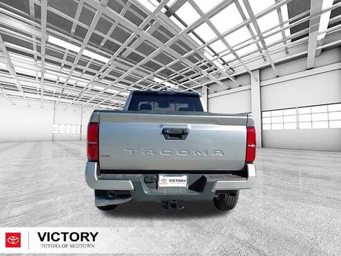 Used 2025 Toyota Tacoma SR5 image 4