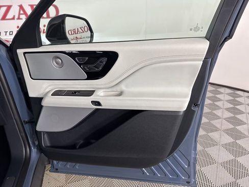 New 2025 Lincoln Aviator Black Label image 21