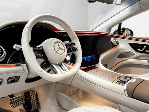 Used 2022 Mercedes-Benz EQS AMG 4MATIC image 7