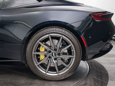 Used 2017 Aston Martin DB11 V12 image 15