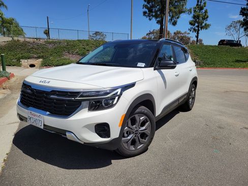 Certified 2024 Kia Seltos S FWD image 1