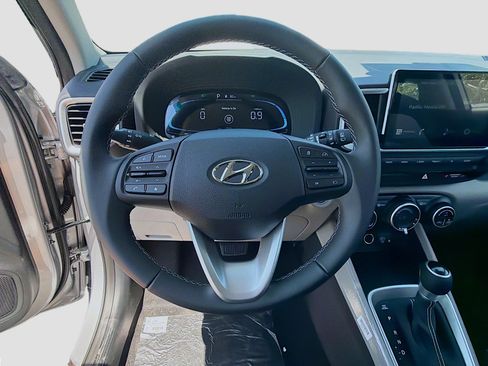 New 2026 Hyundai Venue SEL FWD image 8