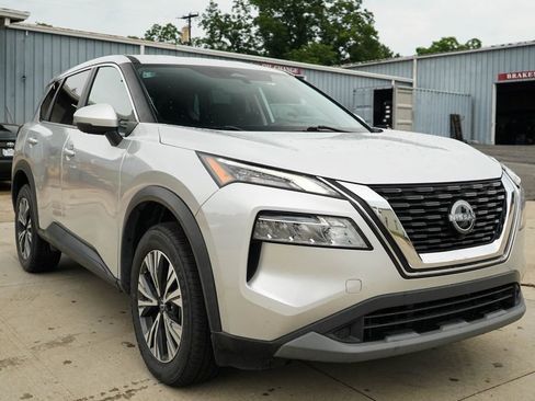 Used 2022 Nissan Rogue SV FWD image 34