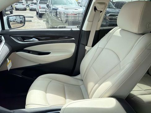 Used 2023 Buick Enclave Essence FWD image 20