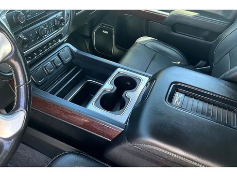 Used 2018 GMC Sierra 1500 SLT AWD/4WD image 16
