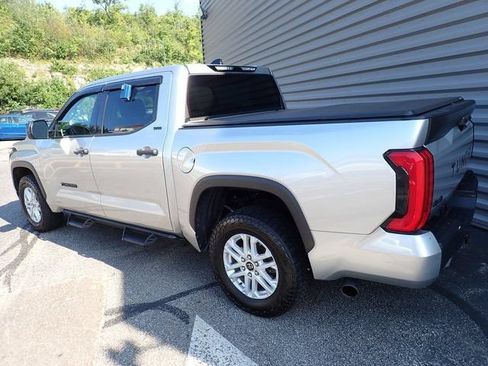 Used 2022 Toyota Tundra SR5 AWD/4WD image 4