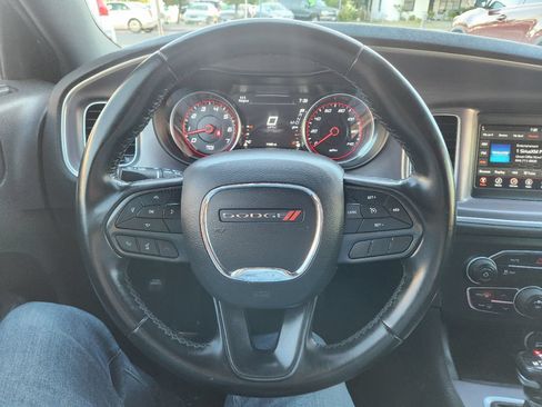 Used 2022 Dodge Charger SXT RWD image 22
