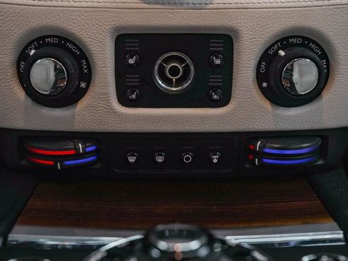 Used 2011 Rolls-Royce Ghost RWD image 33