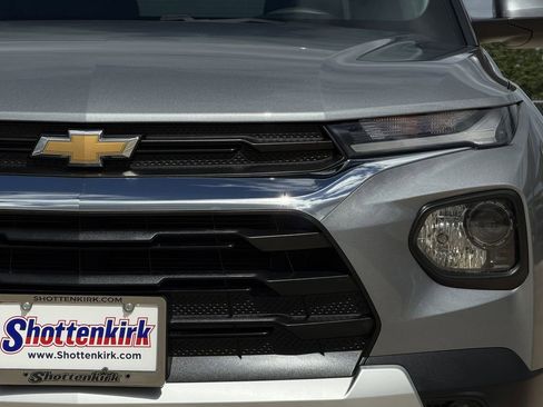 Used 2023 Chevrolet TrailBlazer LT w/ Convenience Package AWD/4WD image 8