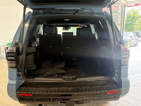 Used 2023 Toyota 4Runner SR5 Premium w/ Moonroof Package AWD/4WD image 7