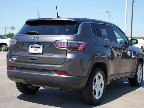 Used 2023 Jeep Compass Sport AWD/4WD image 3